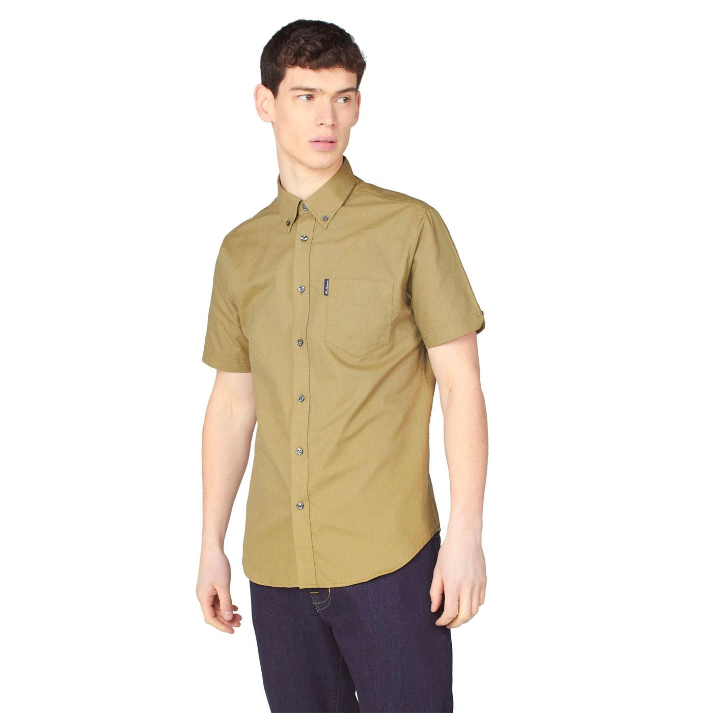 BEN SHERMAN Retro Short Sleeve Oxford Shirt in Olive