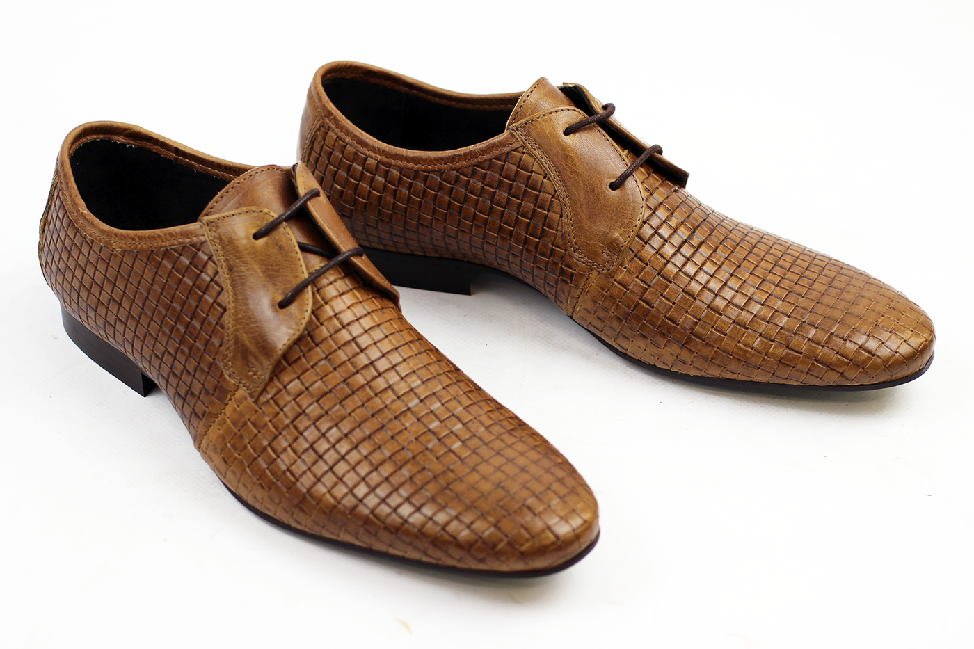DELICIOUS JUNCTION Weaver Retro Mod Basket Weave Shoes Tan