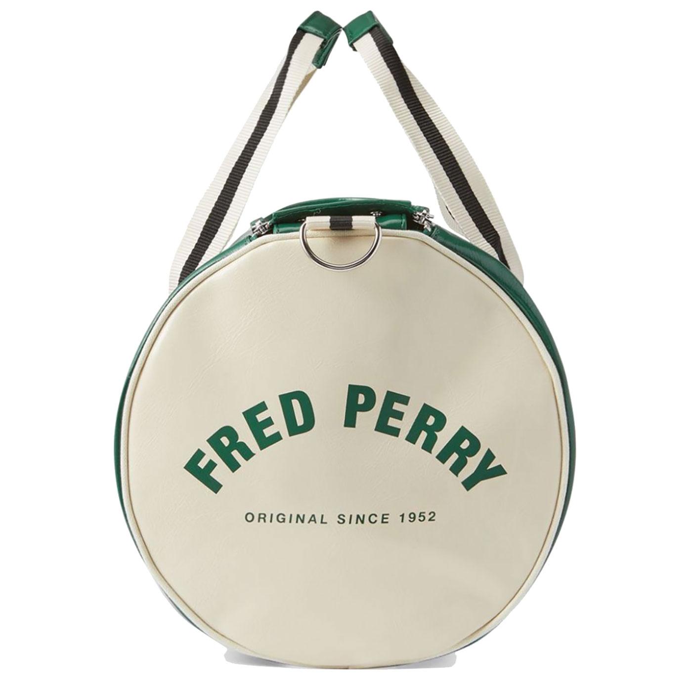 FRED PERRY Retro Classic Barrel Weekend Bag in Ivy