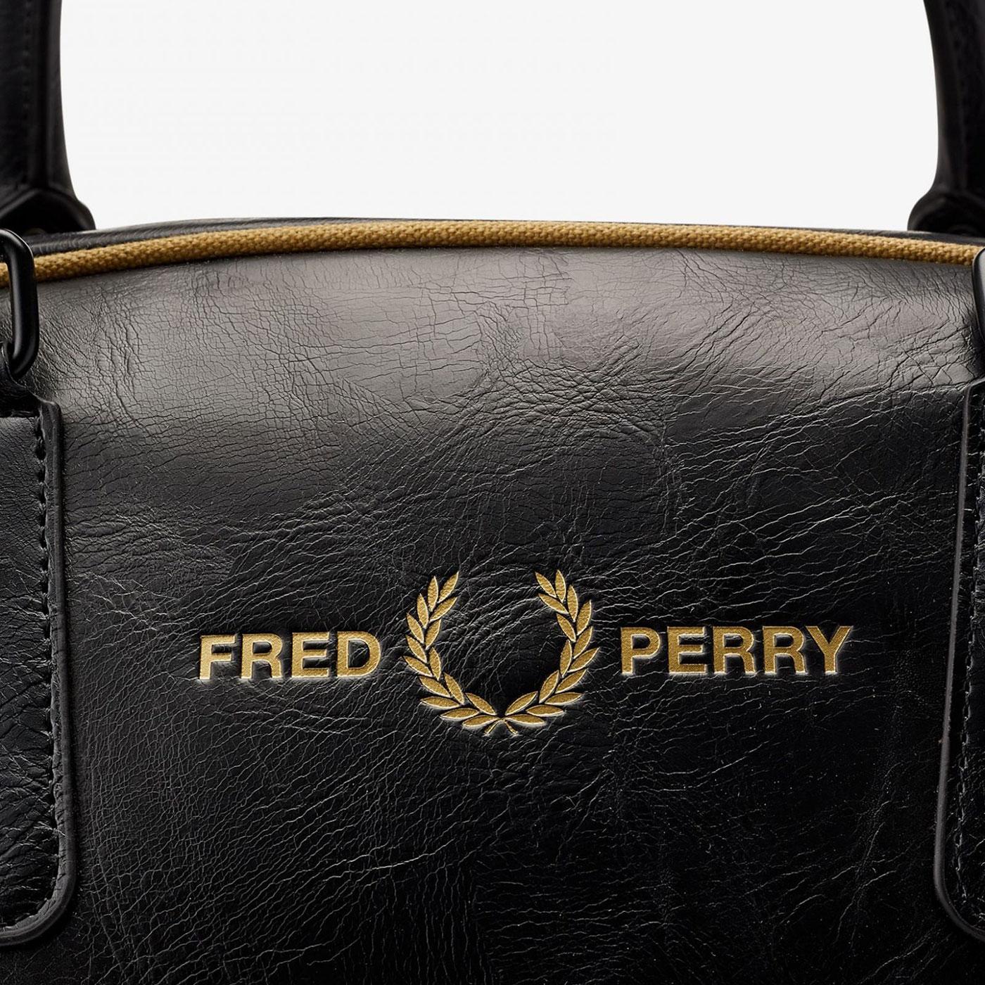 FRED PERRY Retro Sharp Refined Grip Weekend Bag in Black