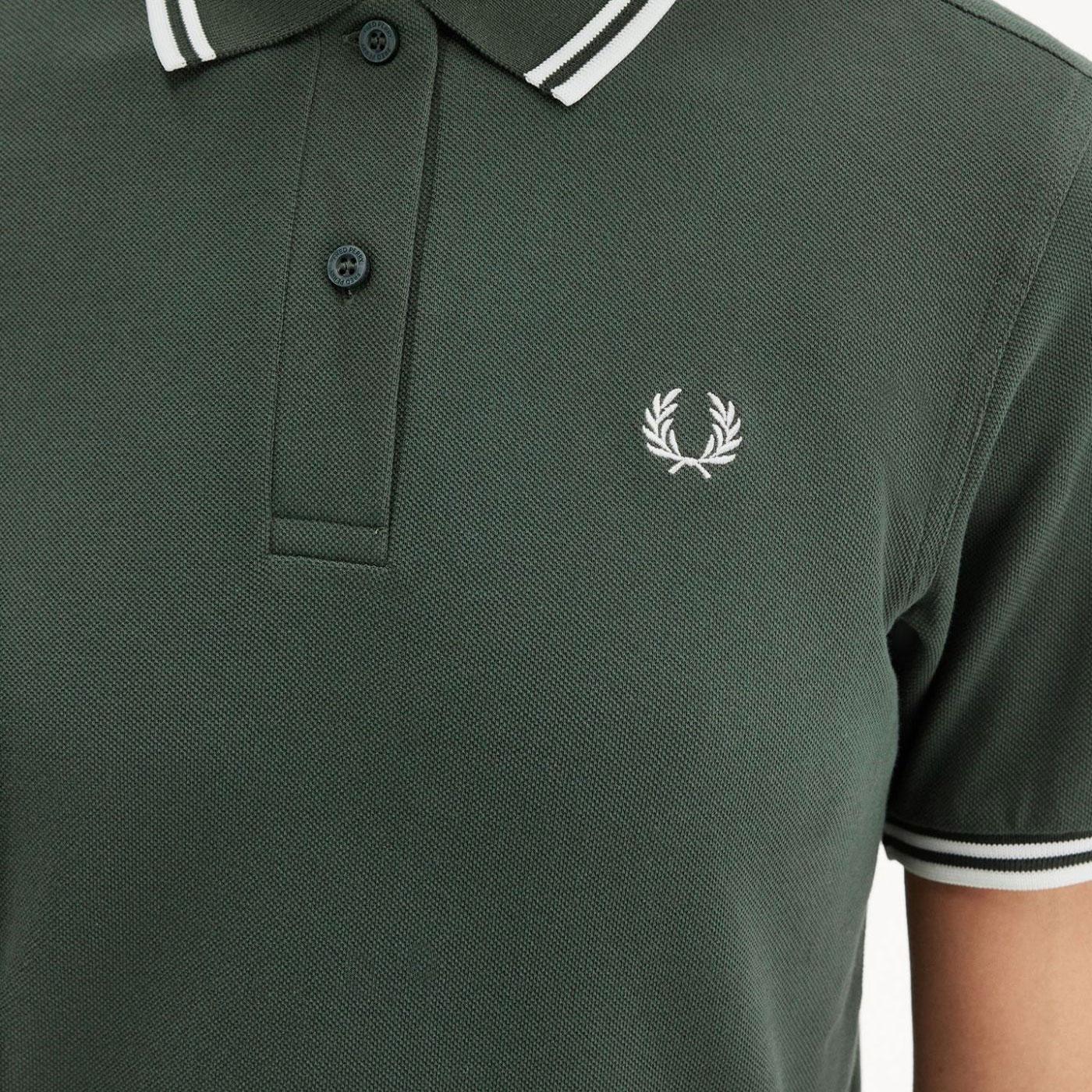 Fred Perry G3600 Mod Twin Tipped Polo in Court Green/White