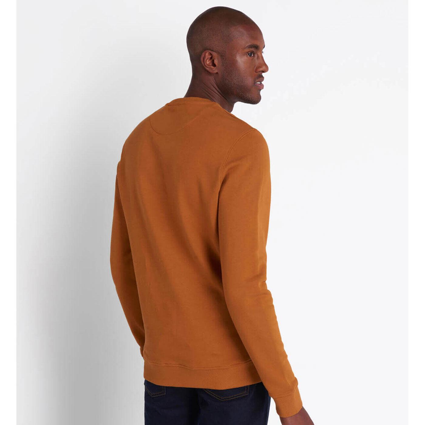 Lyle & Scott Men's Retro Crew Neck Sweatshirt In Caramel