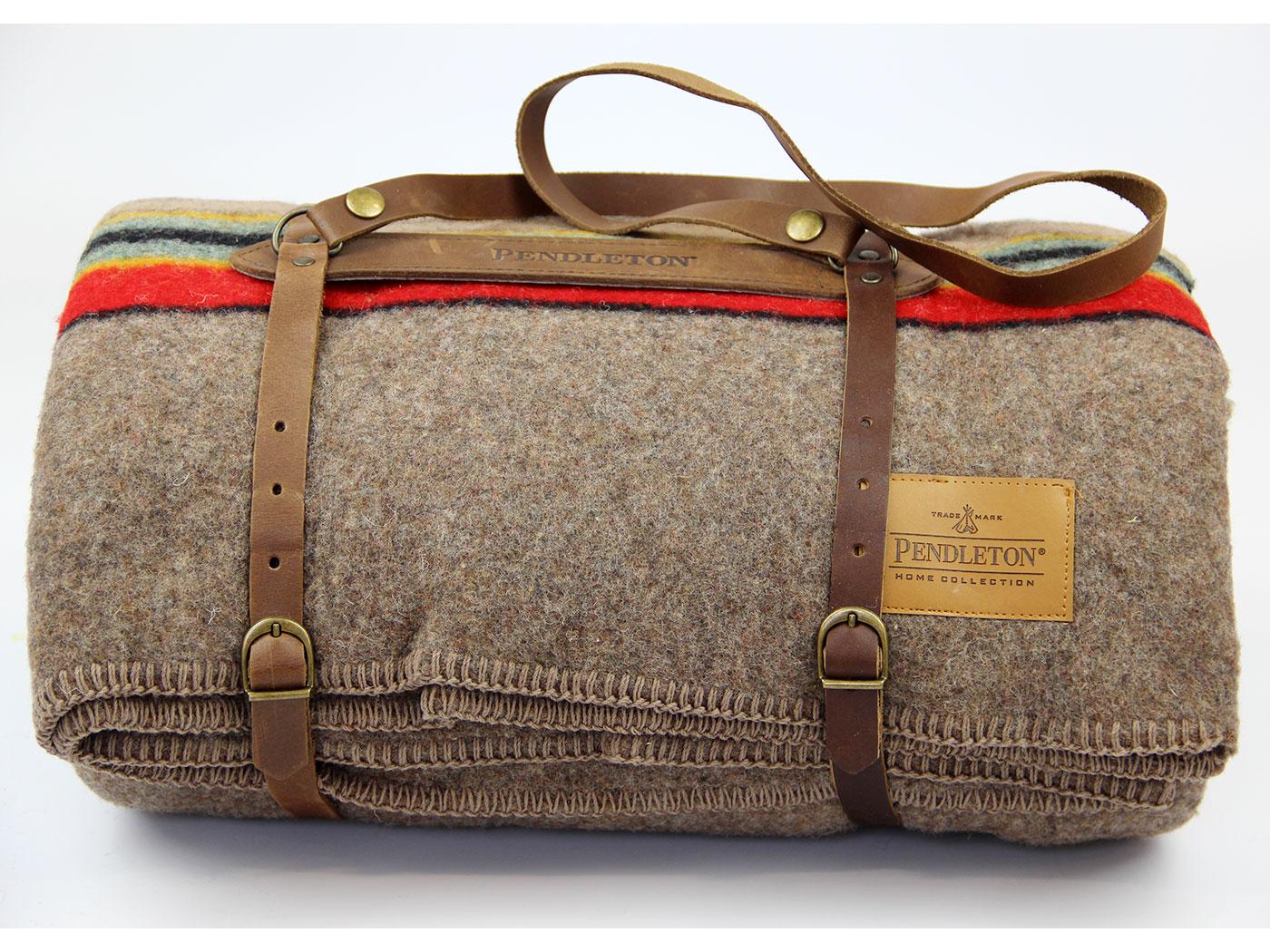 PENDLETON WOOLEN MILLS Retro Yakima Carry Blanket/Throw in Brown