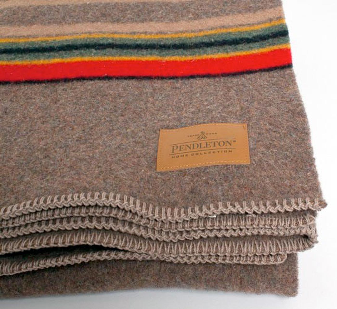 PENDLETON WOOLEN MILLS Retro Yakima Carry Blanket/Throw in Brown