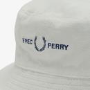 FRED PERRY Retro 90s Reversible White Bucket Hat 