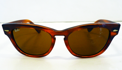 Laramie RAY-BAN Retro 60s Chic Wayfarer Sunglasses