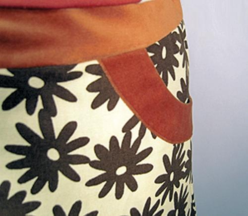 'Naomi' - Sixties Mod Daisy Mini Skirt by EC STAR 